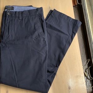 Banana Republic Aiden Chino in True Navy
